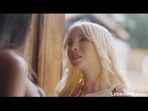 ❤️ Meisie kom 'n paar maande later by die huis en eet uiteindelik haar stiefma se poes ❤❌ Russiese pornografie by ons ❤