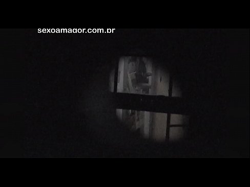 ❤️ Blondie word in die geheim video-opgeneem deur 'n buurtvoyeur wat agter hol bakstene versteek is ❤❌ Russiese pornografie by ons ❤