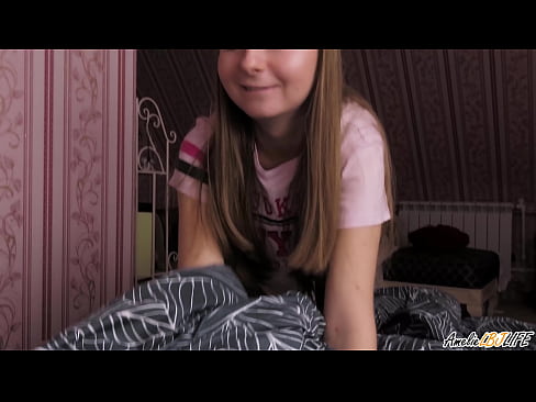 ❤️ Blondie suig haar BFF's diep en kry cum in haar mond ❤❌ Russiese pornografie by ons ❤